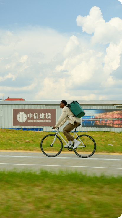 Imagem Homem Andando de Bike
